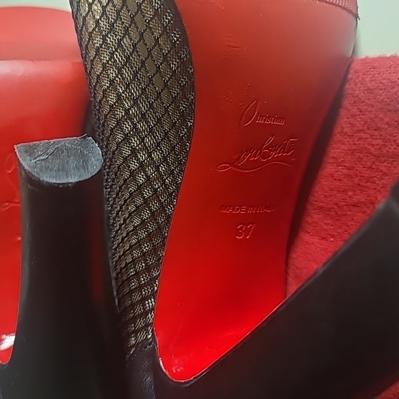 Christian Louboutin - Picture 5 of 8